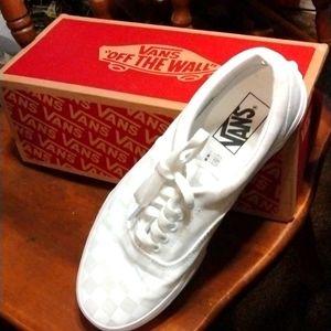 Vans woman's tennis shoes 8.5